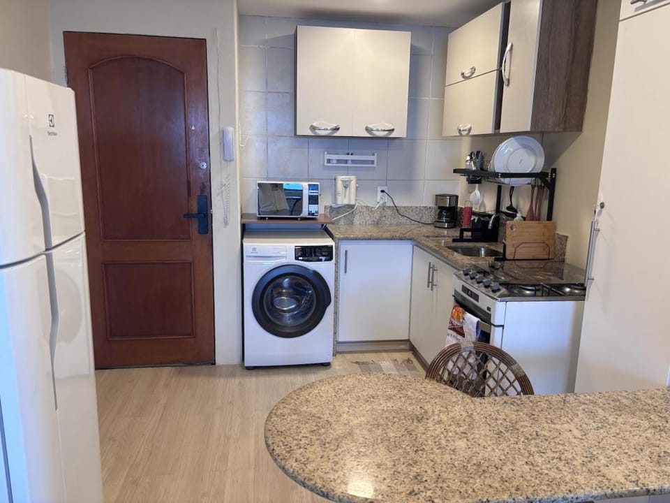 Coffee/tea facilities, Kitchen or kitchenette, minibar, oven, stove, washing machine