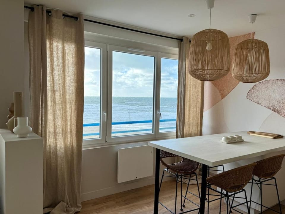 Natural landscape, Dining area, Sea view
