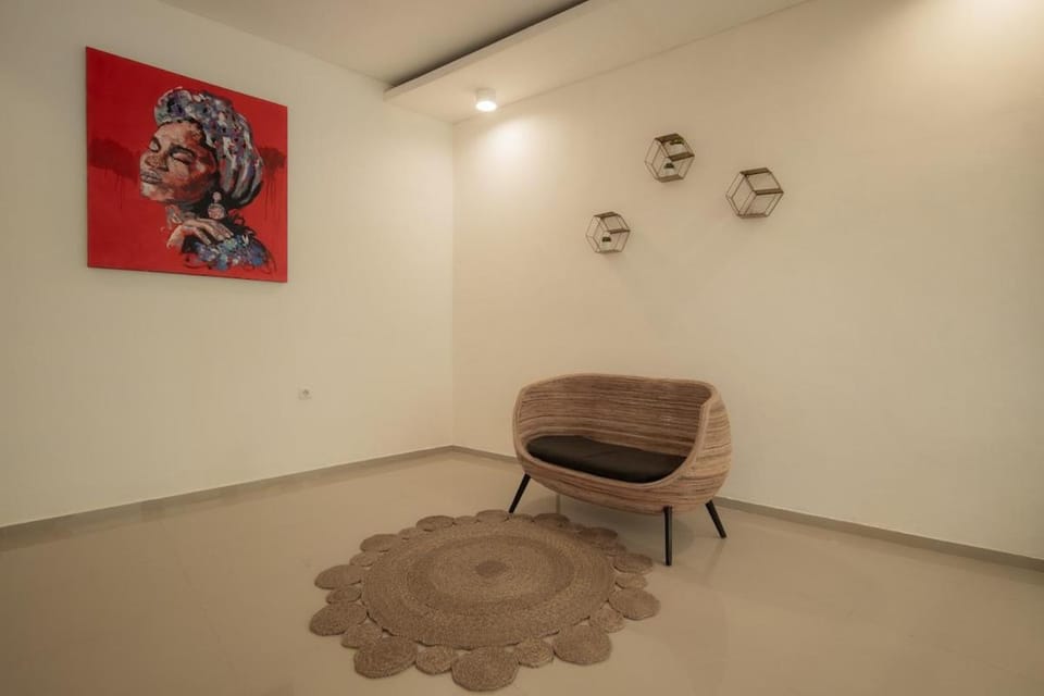 Casa Sopi - Art Villa 2BR Near Batu Belig Beach Villa in North Kuta