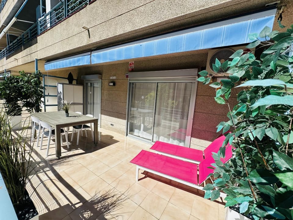 Patio, Balcony/Terrace, sunbed