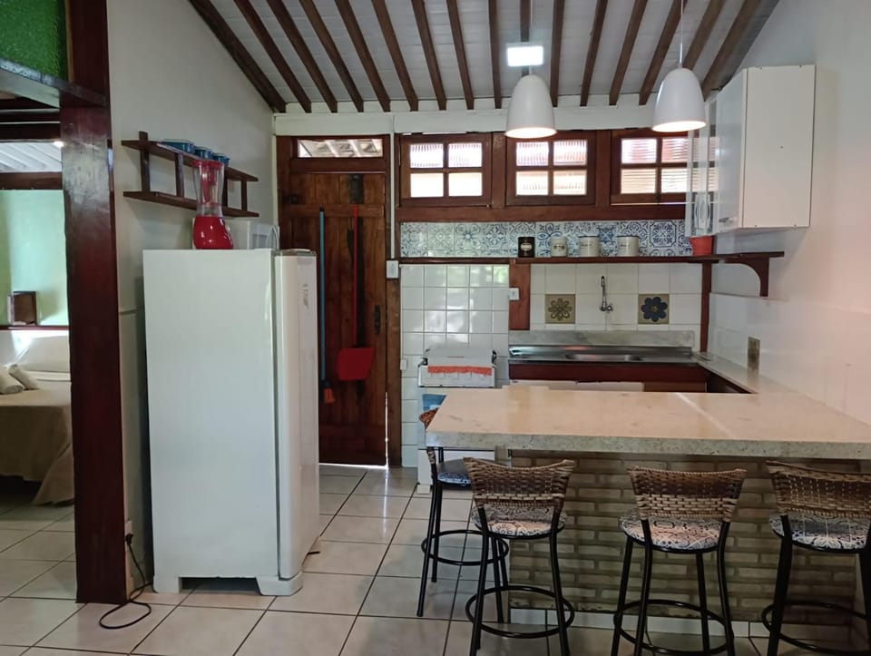 Kitchen or kitchenette, Dining area, minibar, oven, pet friendly, stove