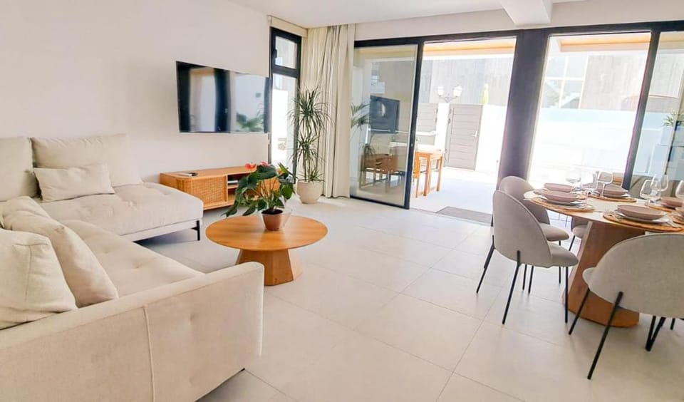 Lounge or bar, Dining area