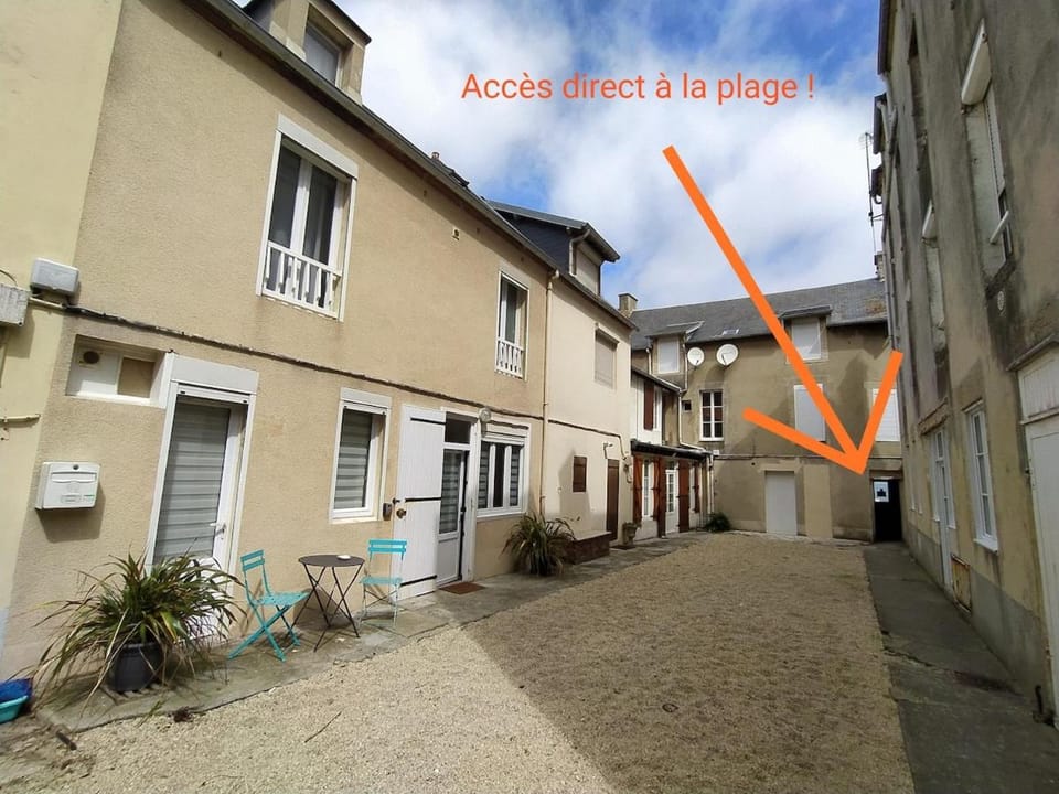 Inner courtyard view