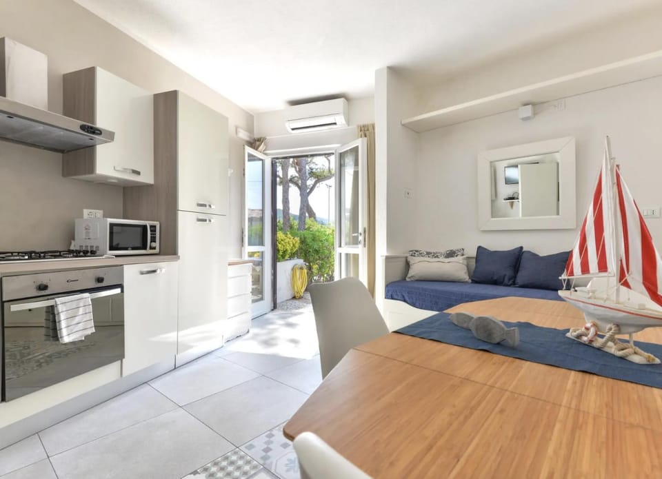 Living room, Dining area, kitchen