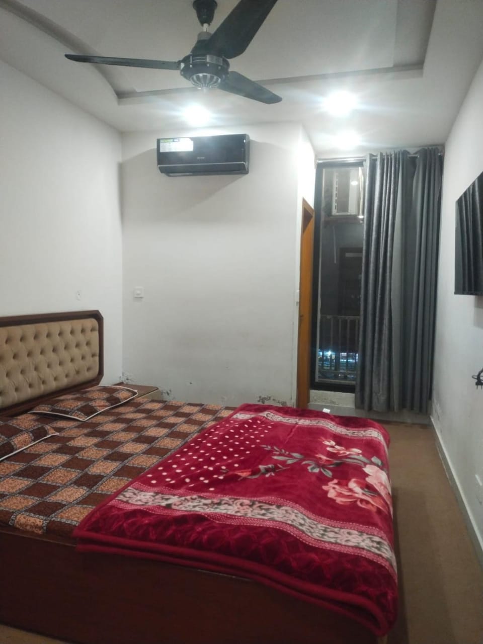 Silver Arc Plaza Apartment in Islamabad