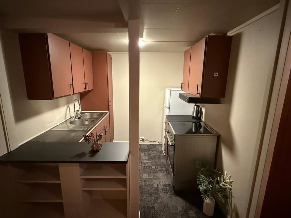 2-roms Sokkelleilighet Apartment in Tromso