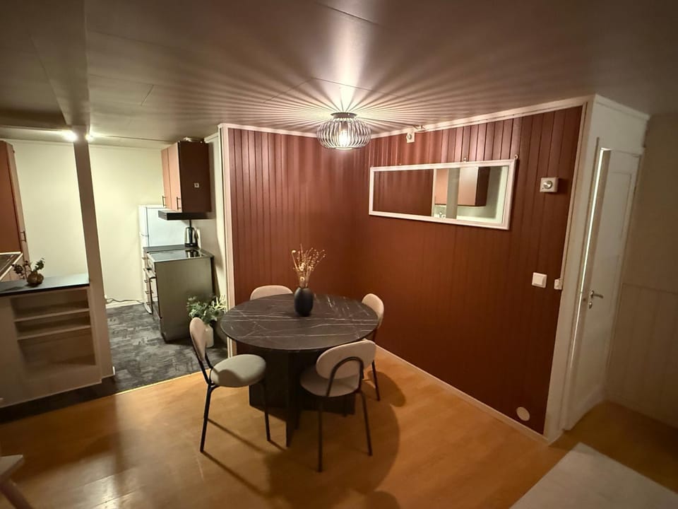 2-roms Sokkelleilighet Apartment in Tromso