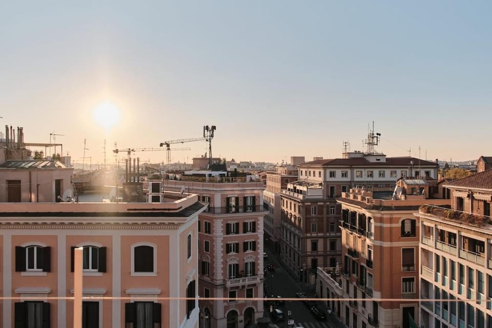 15 Min to Spanish steps Rooftop Gem in the Heart of Rome Apartment in Rome