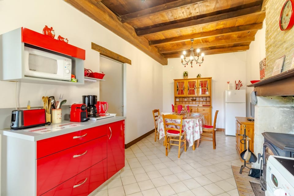 Property building, Kitchen or kitchenette, Living room