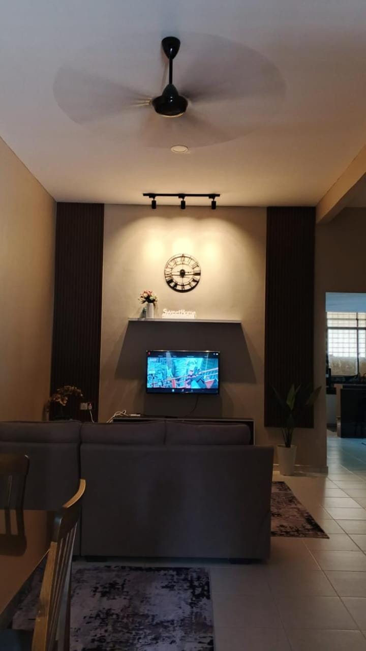 POOL CaSSa Ardina pantai Batu hitam 4rooms House in Terengganu, Malaysia