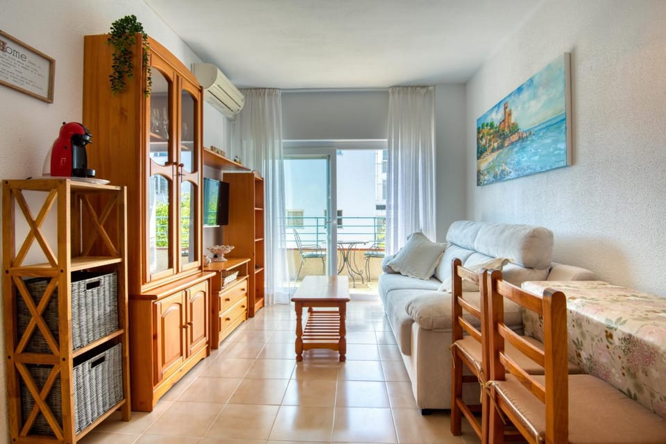 Living room, Photo of the whole room, Seating area, wardrobe, air conditioner