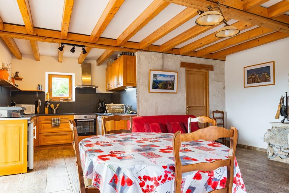 Property building, Kitchen or kitchenette, Living room