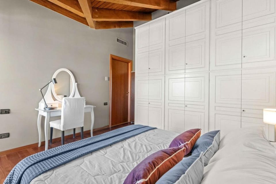 Bed, Photo of the whole room, Bedroom, wardrobe