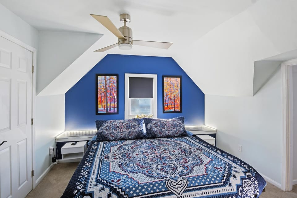 Bed, Bathroom, TV and multimedia, Bedroom