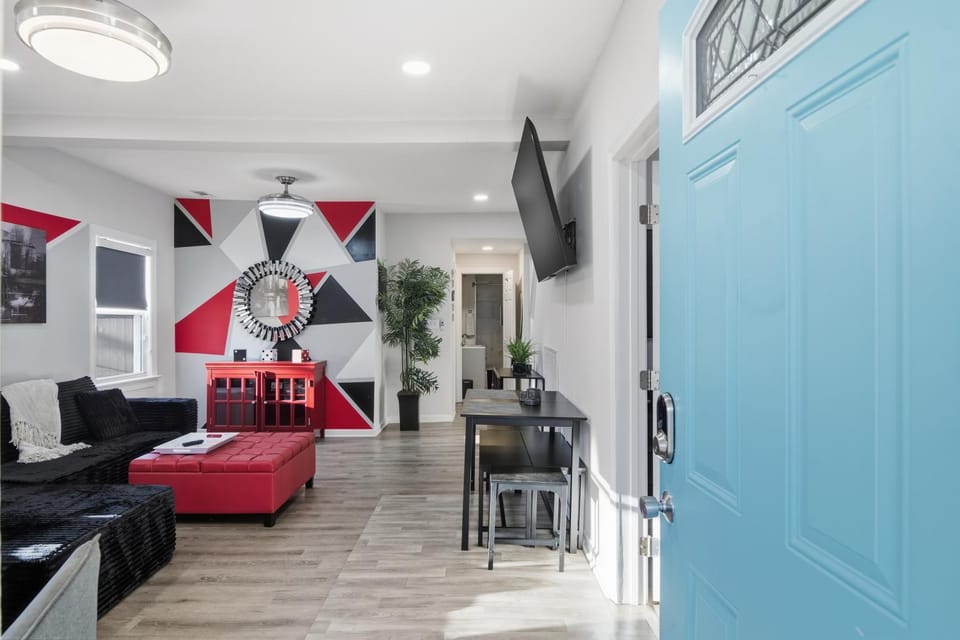 Facade/entrance, Bathroom, TV and multimedia, Living room, Seating area, Dining area
