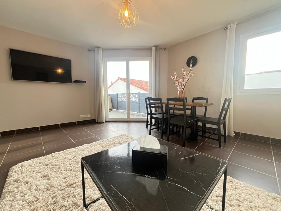 Maison moderne avec terrasse & parking Villa in Clermont-Ferrand