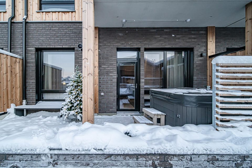 Property building, Patio, Winter, Hot Tub