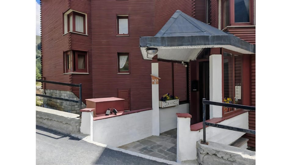 Property building, Facade/entrance