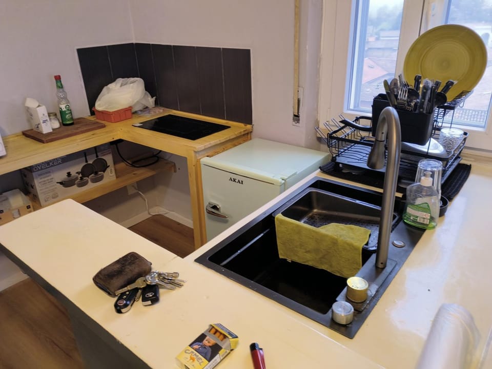 Kitchen or kitchenette