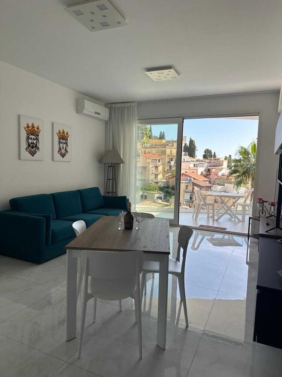 Patio, View (from property/room), Balcony/Terrace, Living room, Seating area, Dining area
