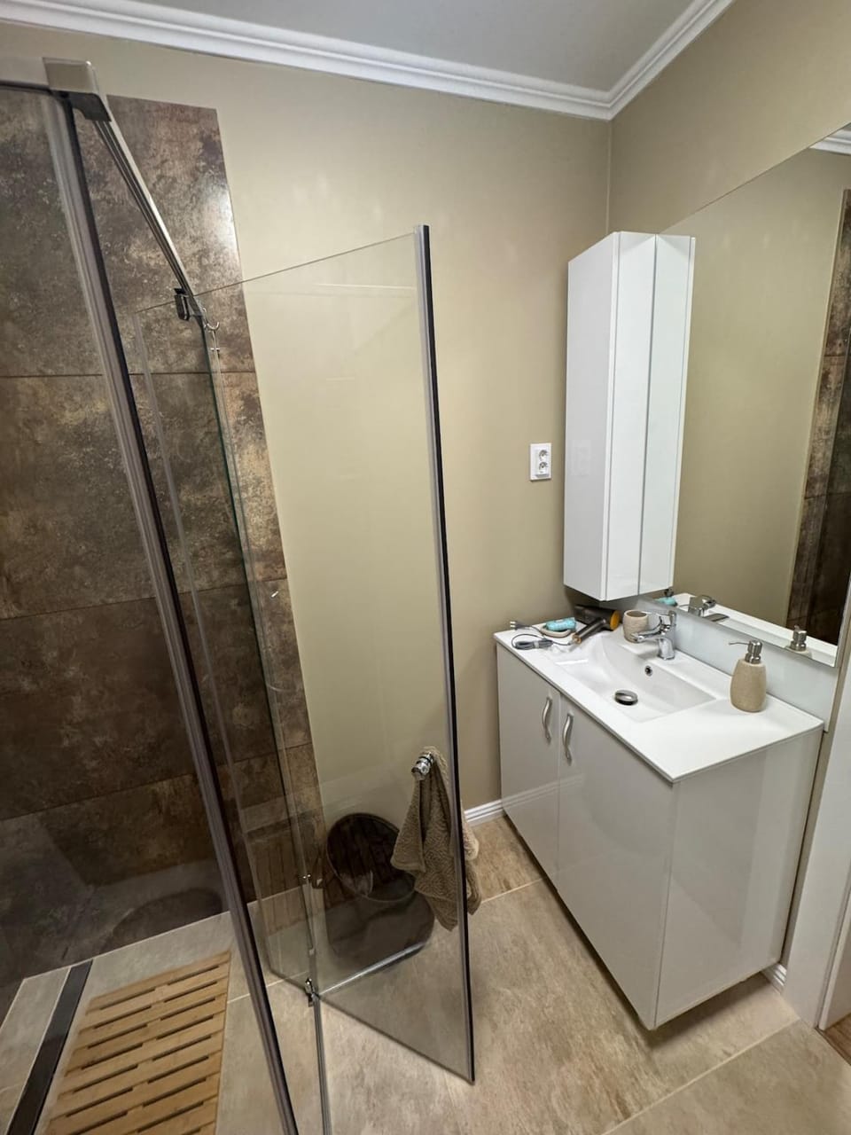 Shower, Bathroom