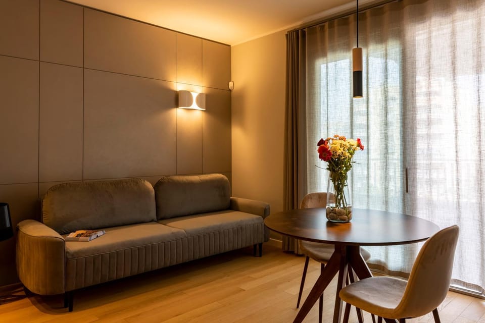 Living room, Dining area