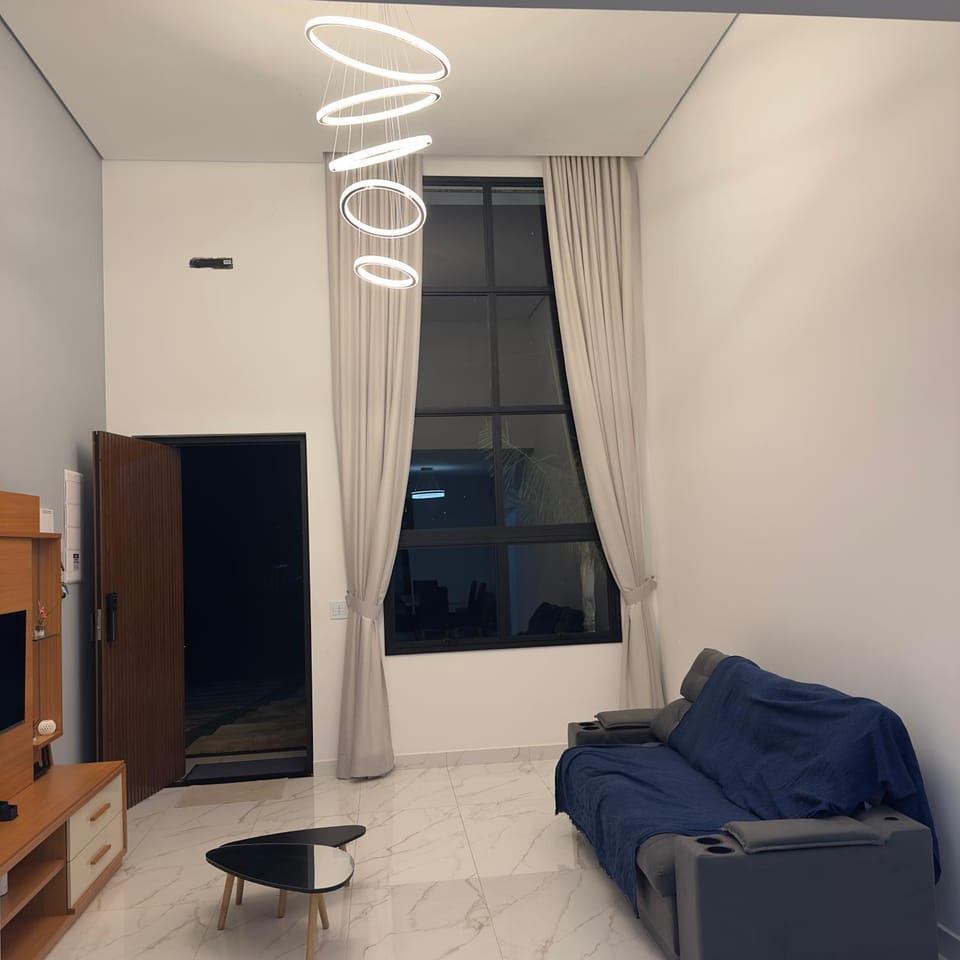 Communal lounge/ TV room, Living room, Seating area, Evening entertainment