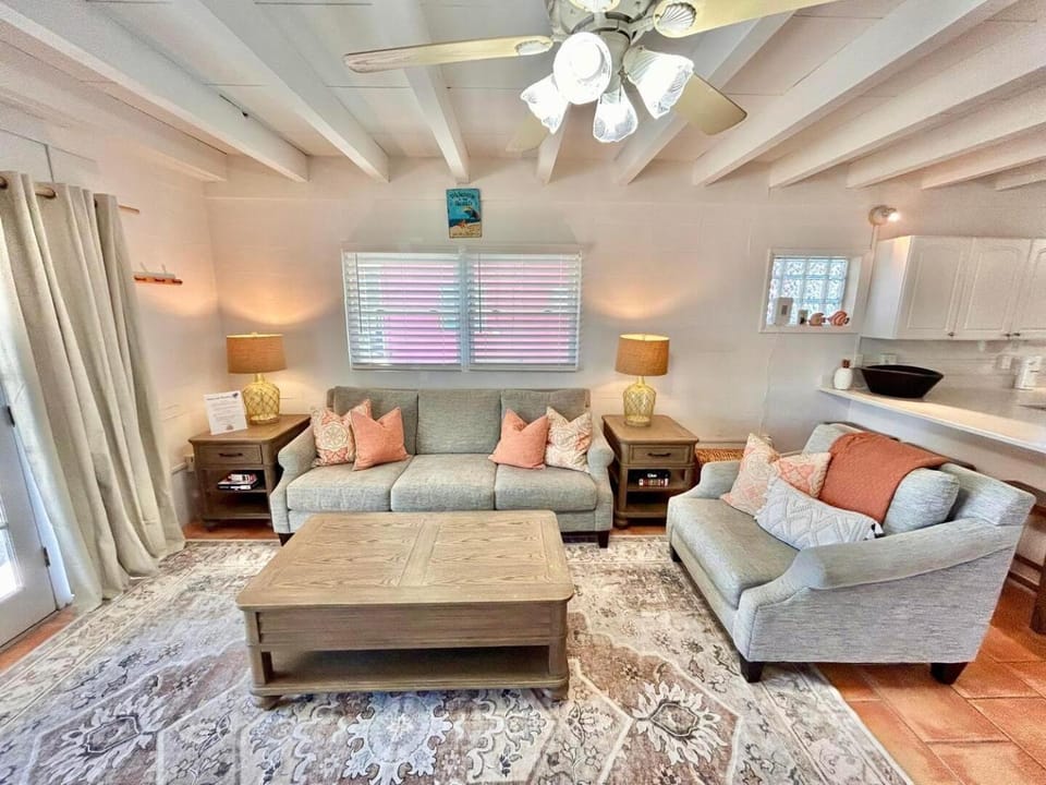 Barefoot Beach Bungalow-Ground Level-3BR House in Saint George Island