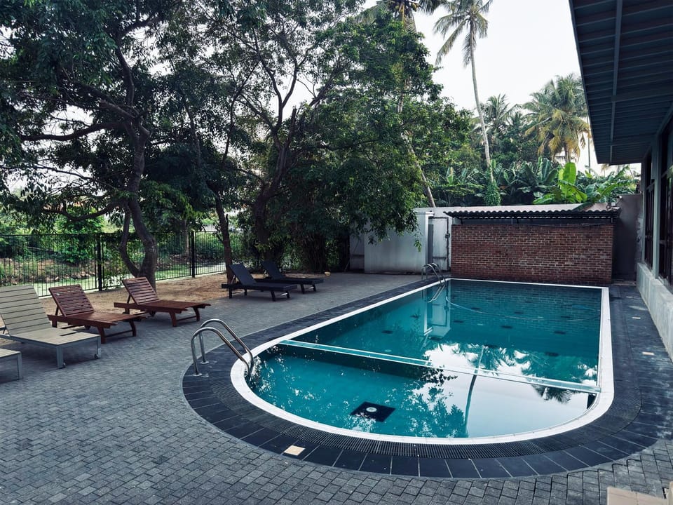 Day, Pool view, Swimming pool, sunbed