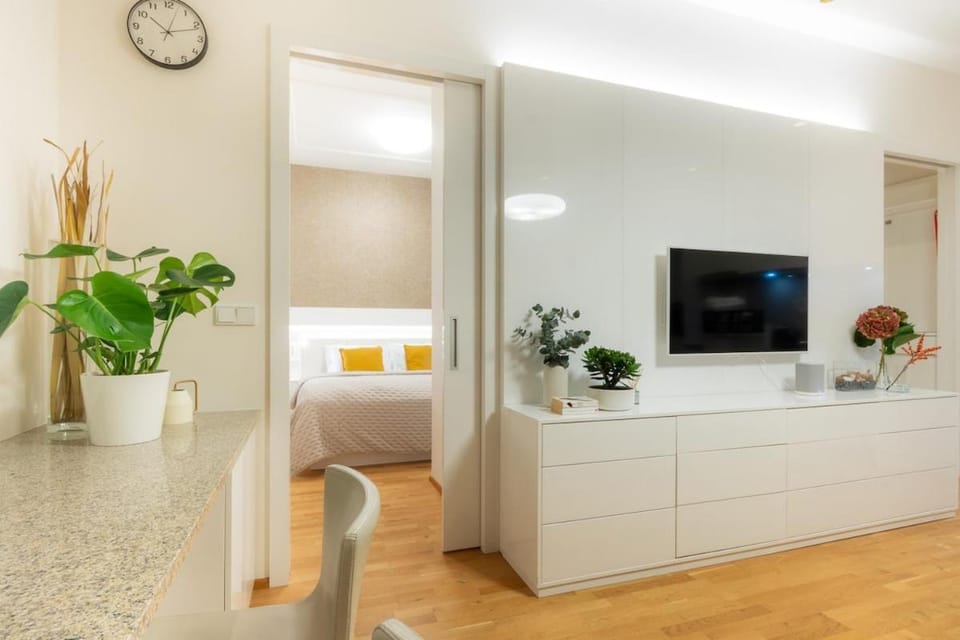 TV and multimedia, Photo of the whole room
