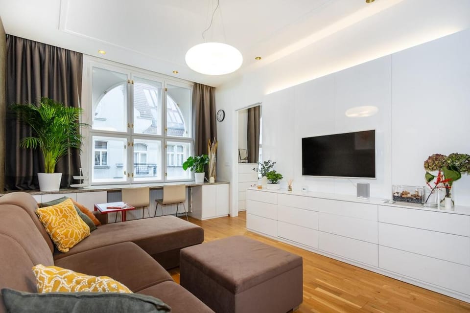 Communal lounge/ TV room, TV and multimedia, Living room, Seating area