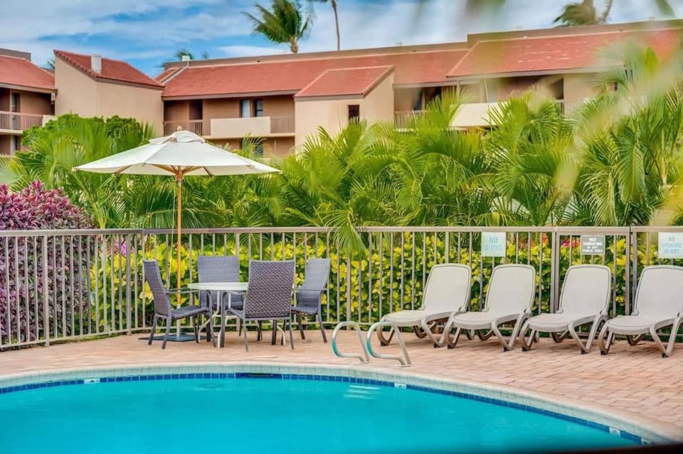 Beach Retreat Walk to Surf & Dining House in Kihei