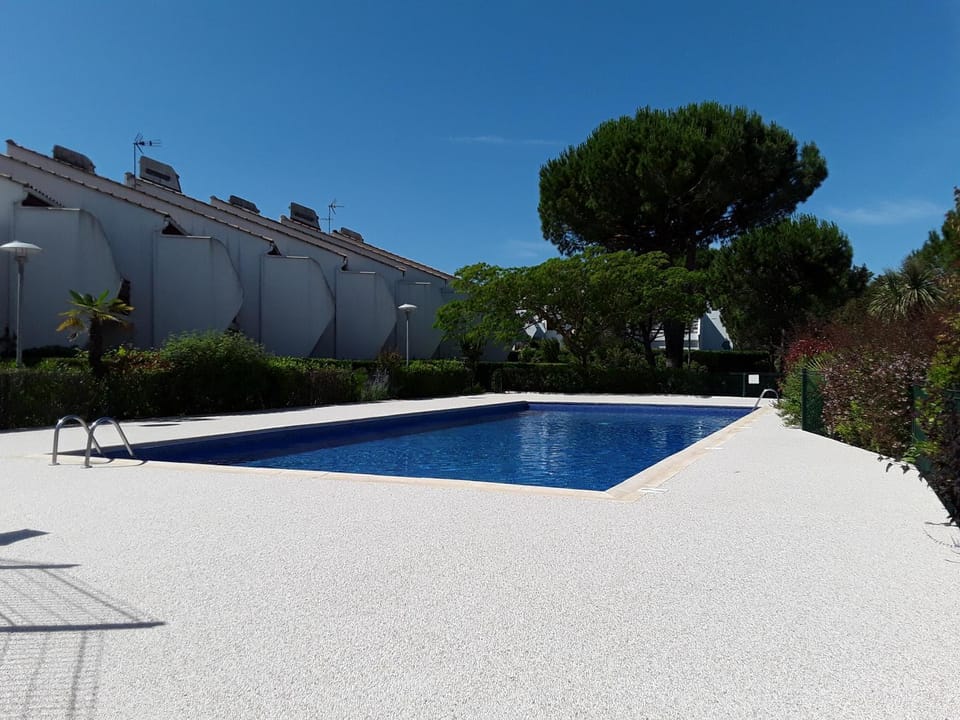 Swimming pool, Swimming pool