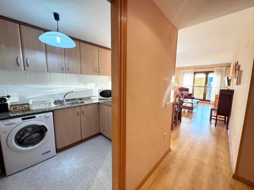 Seating area, kitchen