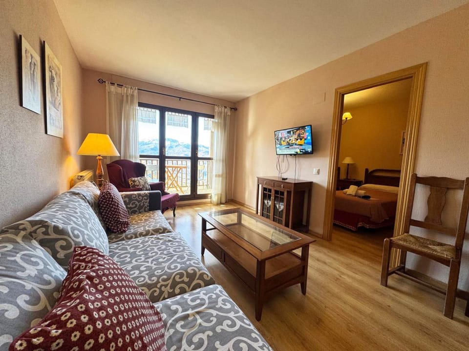 TV and multimedia, Balcony/Terrace, Seating area, Dining area