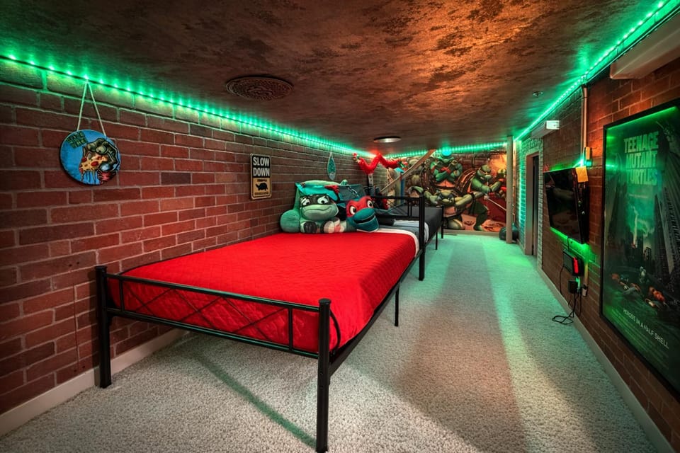 Radical 80's Getaway! A Blast From The Past! House in Sandusky