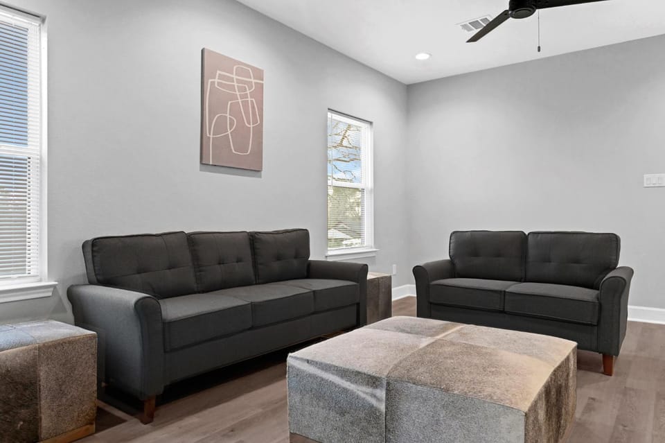 Sleeps 7 Heart of Houston Near All Major Attractions! House in Houston
