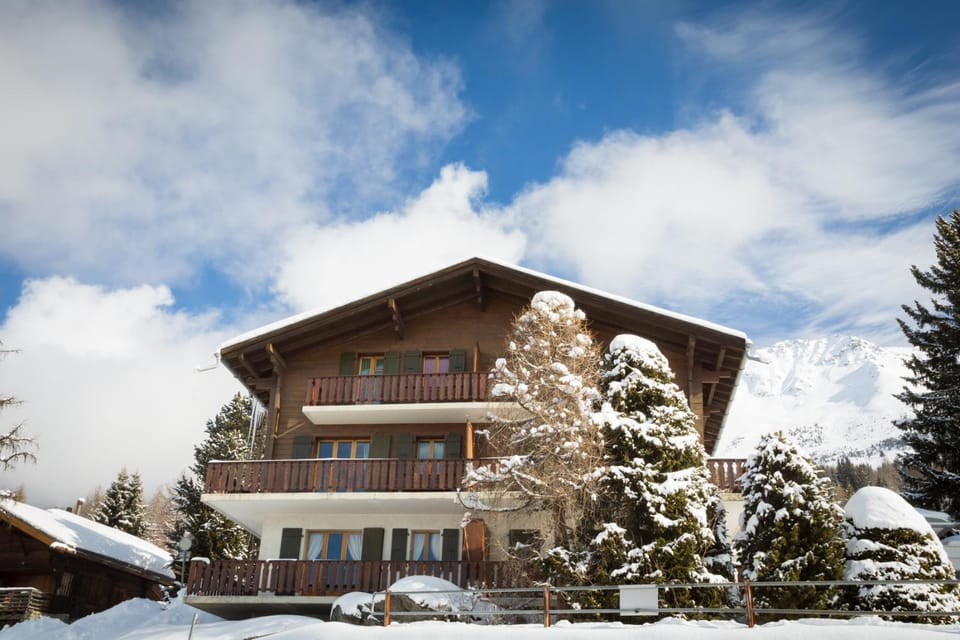 Facade/entrance, Winter