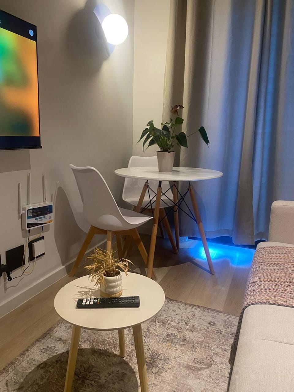 Charming Apartment Steps From Sea Point Beach Apartment in Sea Point