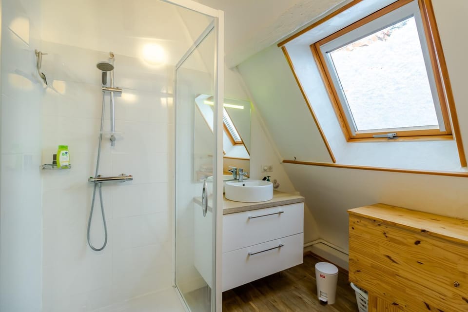 Property building, Bathroom, Living room