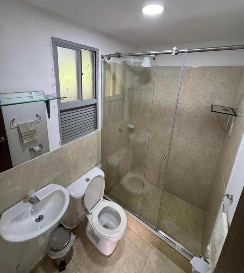 Piscina Privada, Zona parrillas, 8 min del Pueblo, Parqueadero Cubierto House in Cundinamarca, Colombia