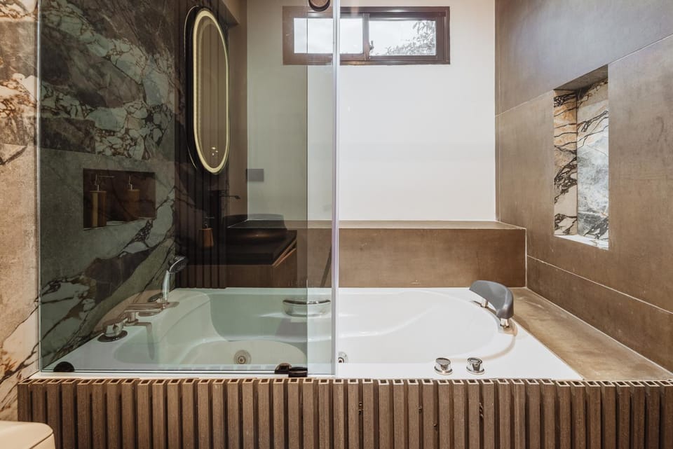 Shower, Bath