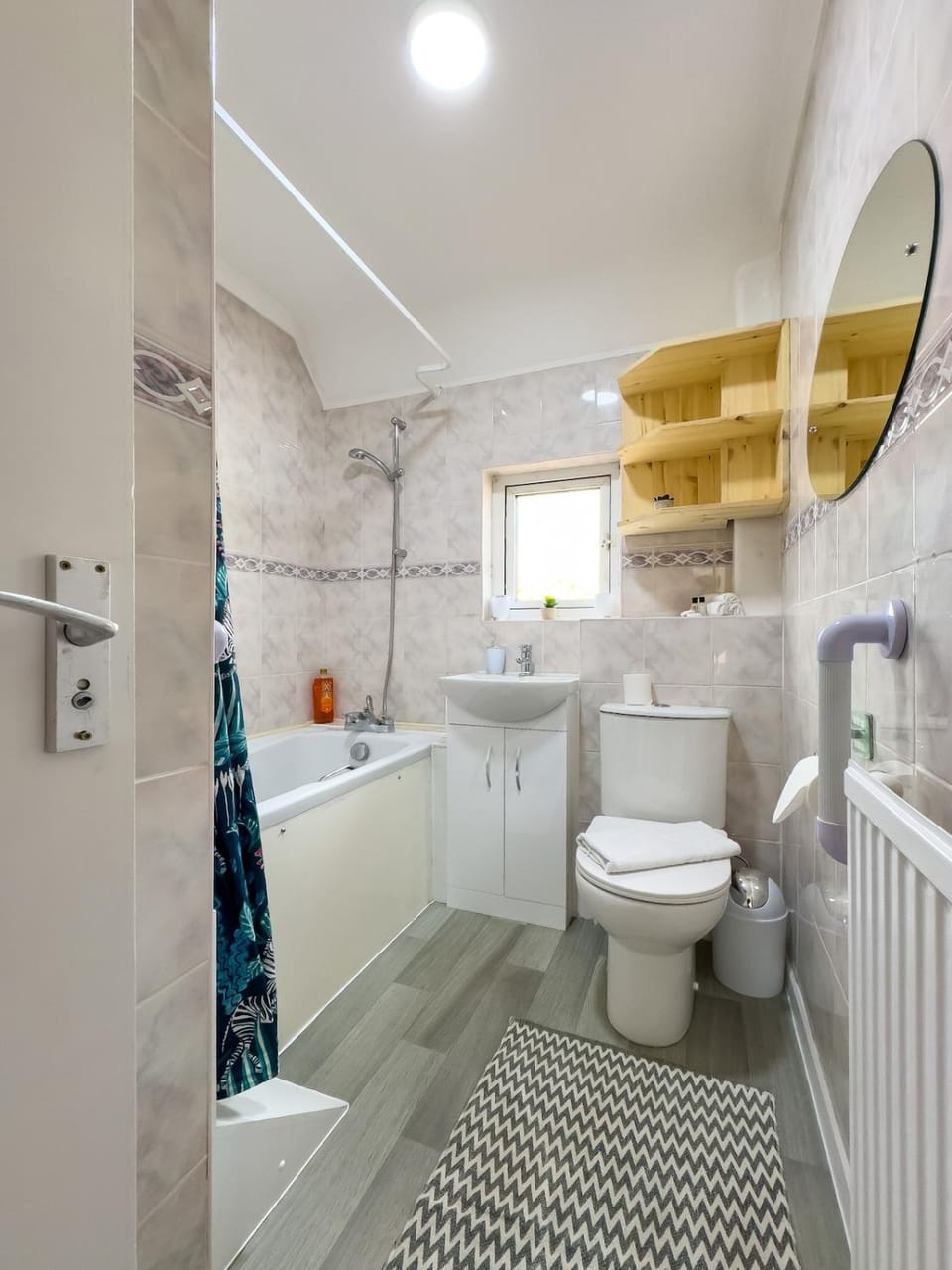 Shower, Toilet, Bathroom, Bath