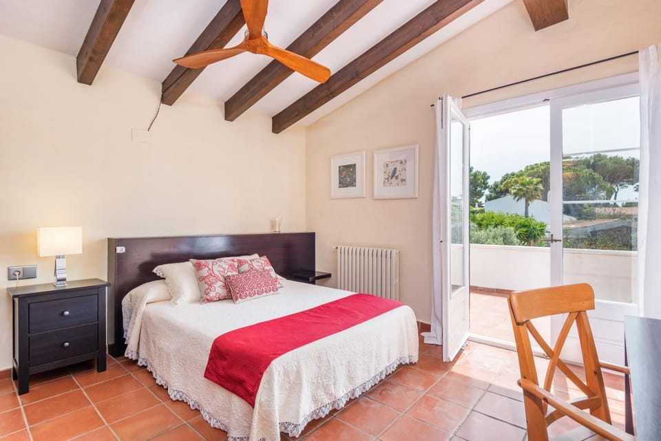 Bed, View (from property/room), Balcony/Terrace, Photo of the whole room, Bedroom, heating
