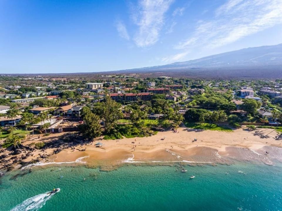 Cozy Kihei Getaway Steps to Beach & Ocean Views House in Kihei
