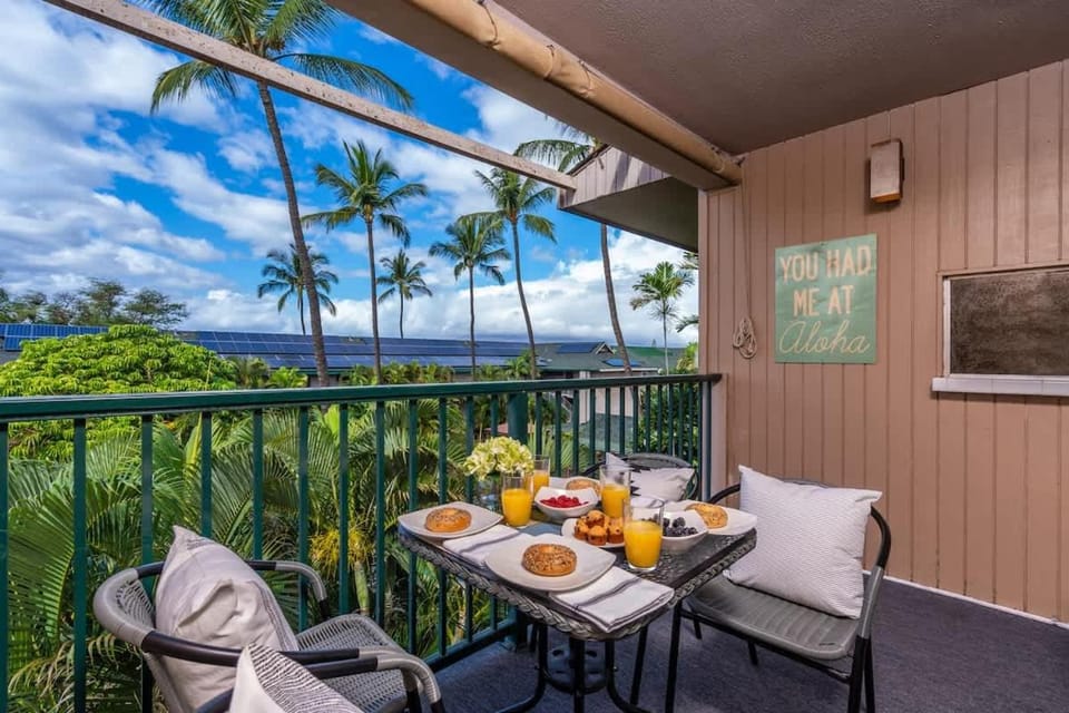 Cozy Kihei Getaway Steps to Beach & Ocean Views House in Kihei