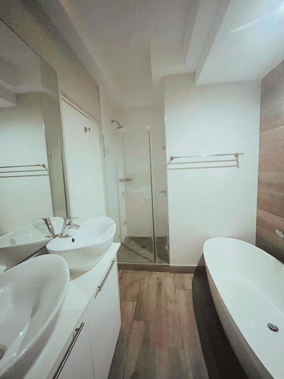 Regency Menlyn, 2 Bed Spacious Double Storey, New! Apartment in Pretoria