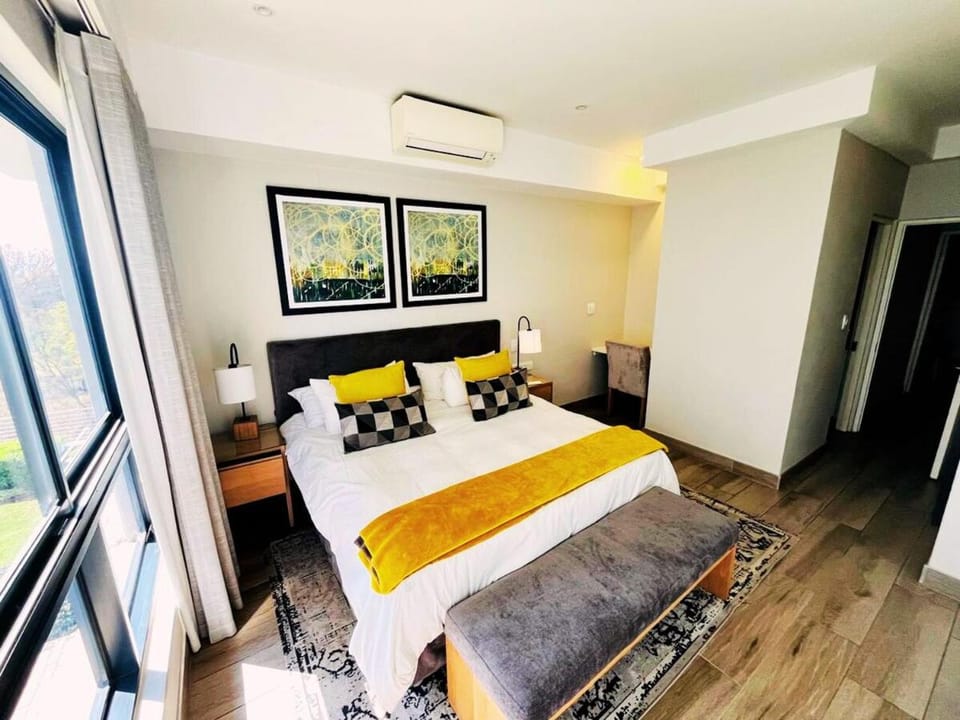 Regency Menlyn, 2 Bed Spacious Double Storey, New! Apartment in Pretoria