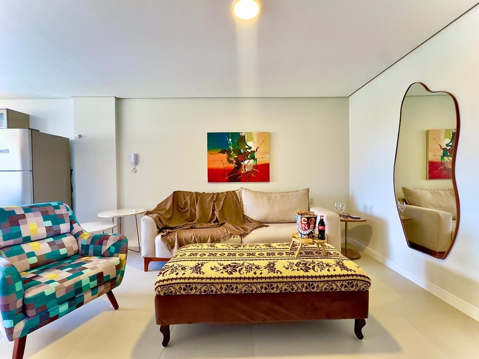 Kitchen or kitchenette, Living room, Seating area