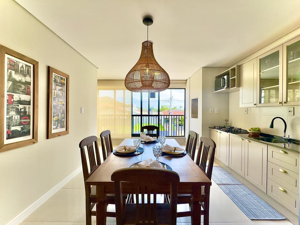 Kitchen or kitchenette, pet friendly, stove